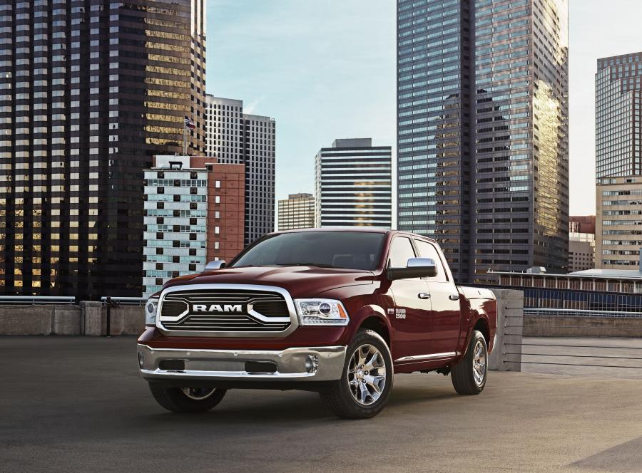  Dodge Ram 1500 Laramie Limited Crew Cab 2015 года  (фото 4 из 46)